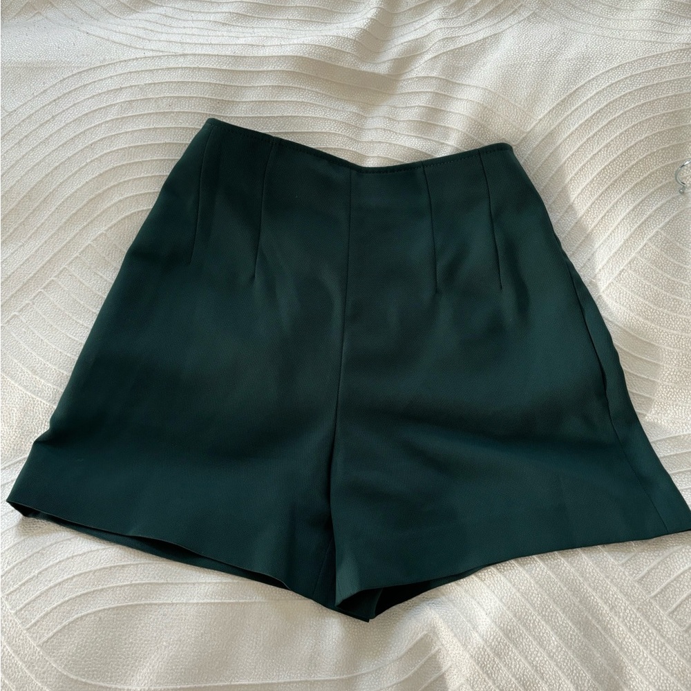 Clin Monaco Women's Dark Green Shorts. Size 0. Never worn. Perfect condition.